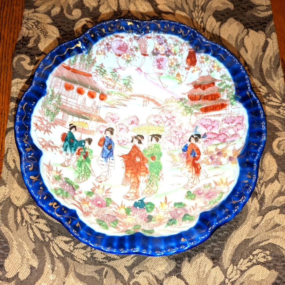 Japanese Porcelain 8pc bowl